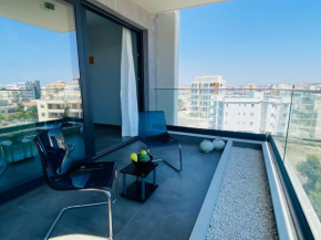 Maryam's 2-BR Apt Facing Larnaca Harbor